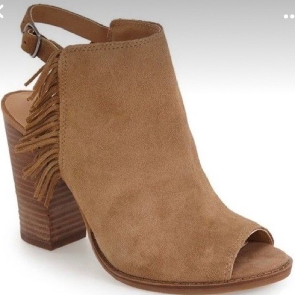 NEW Lucky Brand Suede Fringe Boho Open Toe Stacked Block Heel Sandal Shoe - Picture 1 of 5